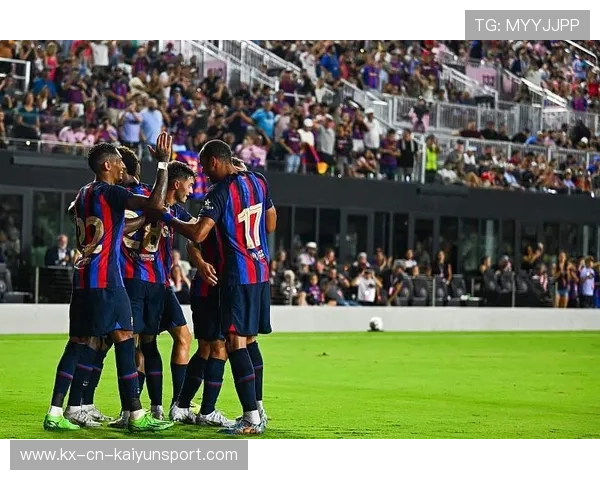 巴萨核心直塞穿透，拉菲尼亚近角低射建功